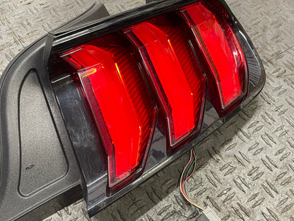 2015-17 Ford Mustang Passenger RH Taillight OEM 317