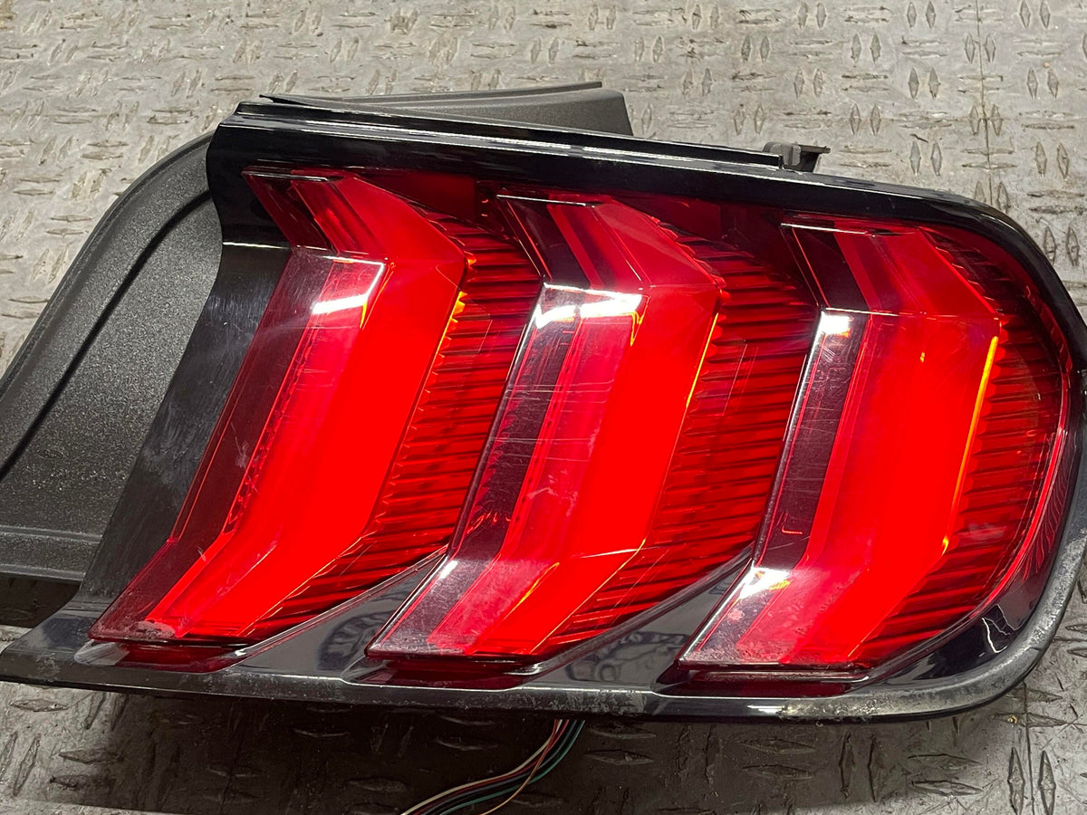 2015-17 Ford Mustang Passenger RH Taillight OEM 317