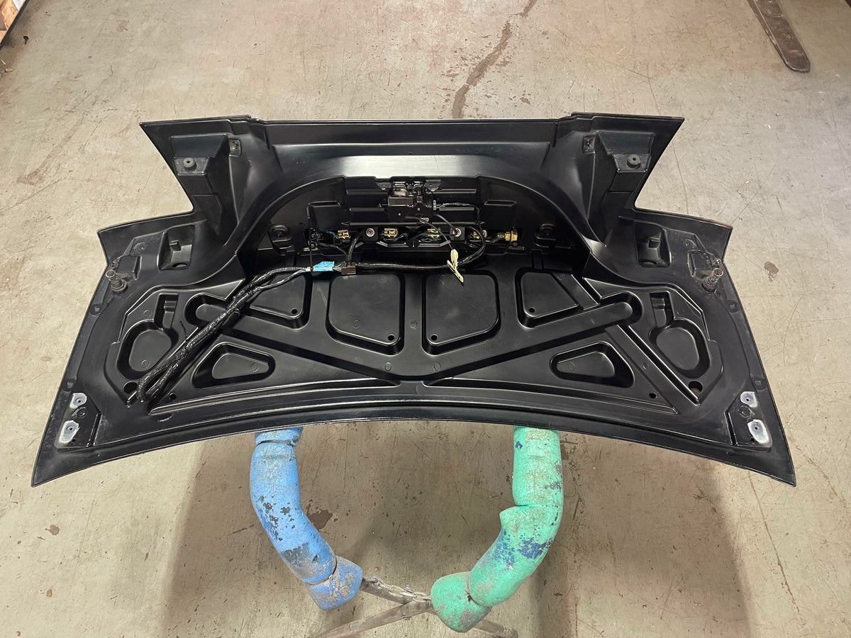 2001 Ford Mustang GT Bullit Spoilerless Decklid UA B;ack 306