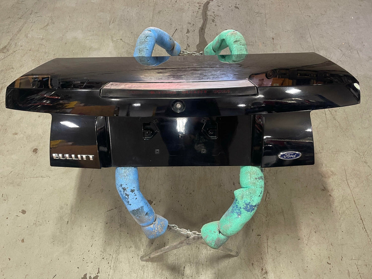 2001 Ford Mustang GT Bullit Spoilerless Decklid UA B;ack 306