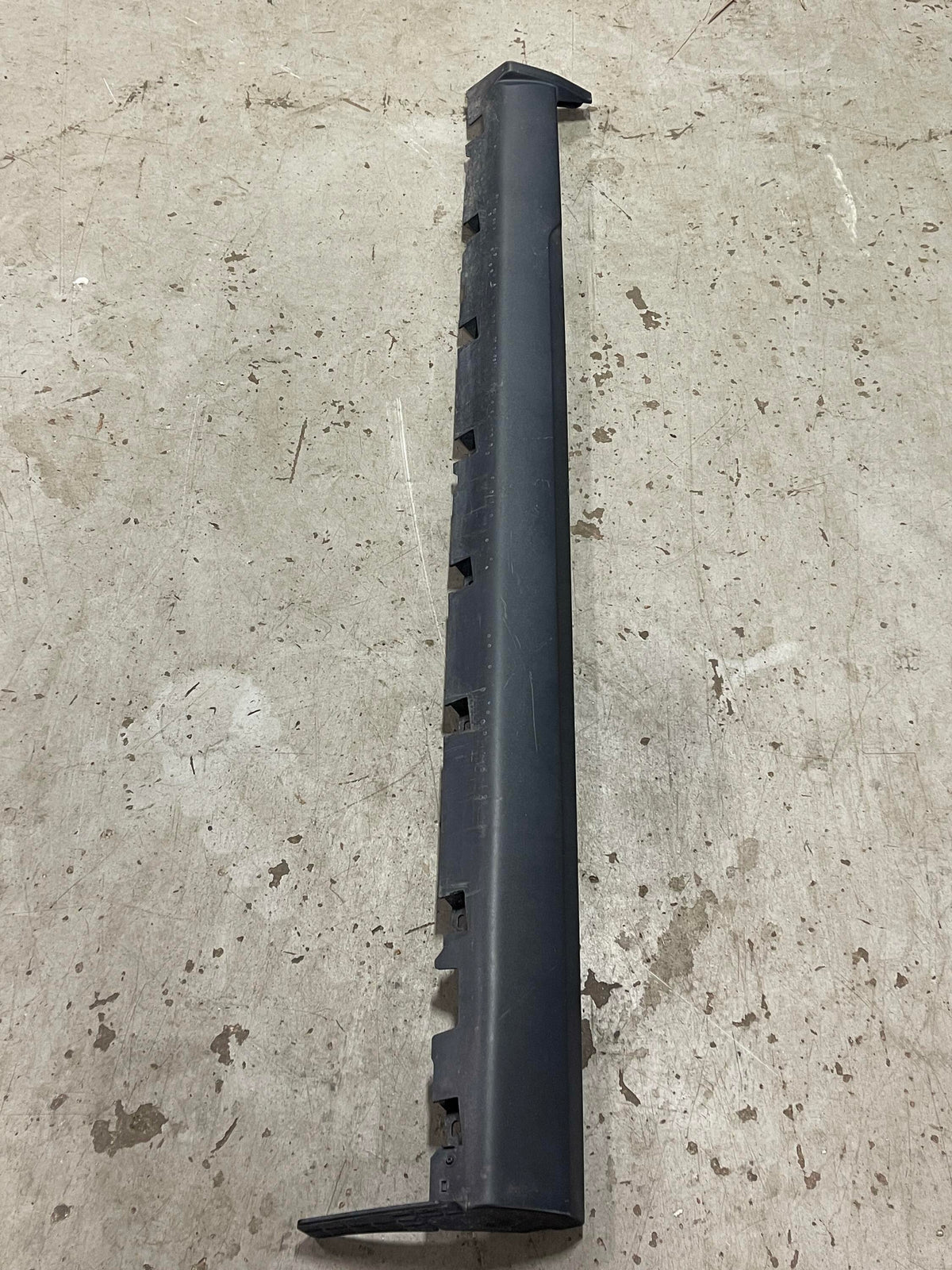 2011-14 Ford Mustang Driver LH Skirt Rocker Panel Paint Code HP 311