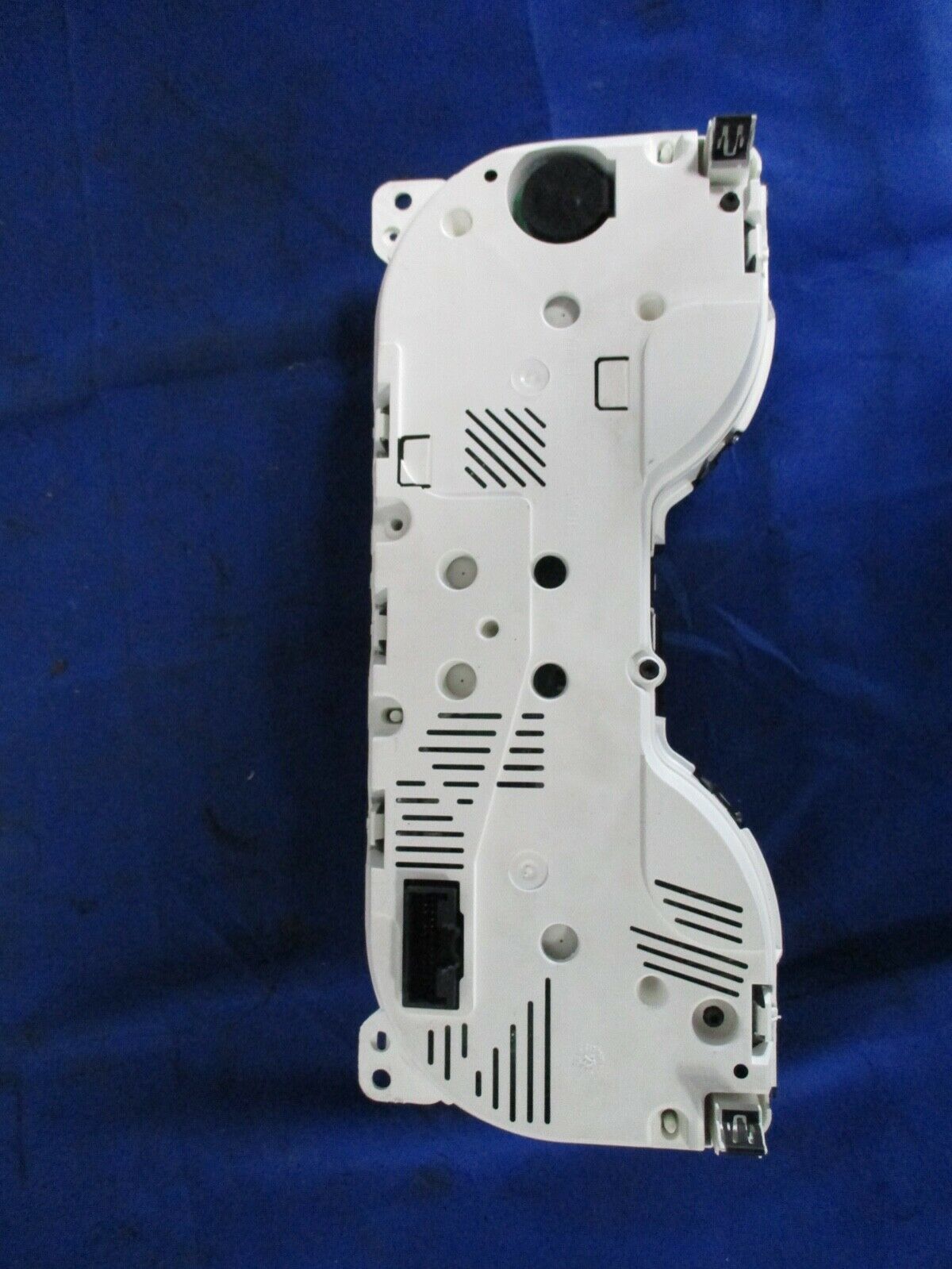 2014 Ford Mustang GT Gauge Cluster 051