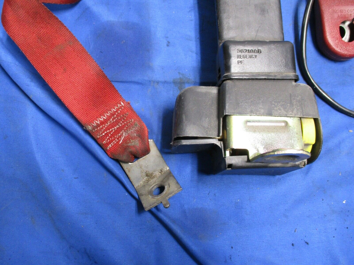 1987-93 Ford Mustang GT Red Front Seat Belt and Buckles Pair 062