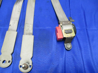 1999-04 Ford Mustang Parchment Coupe Front Seat Belts BM