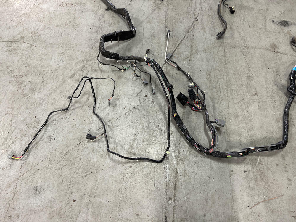 2003-04 Ford Mustang SVT Cobra Convertible Body Wiring Harness Fuel Pumps 091