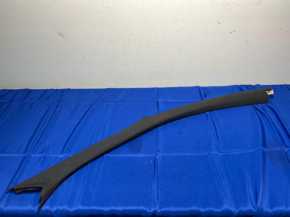 2004-06 Pontiac GTO Passenger Right RH A Pillar Cover Interior Trim 087