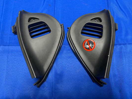 2004-06 Pontiac GTO Dash End Caps Vent Duct OEM 087
