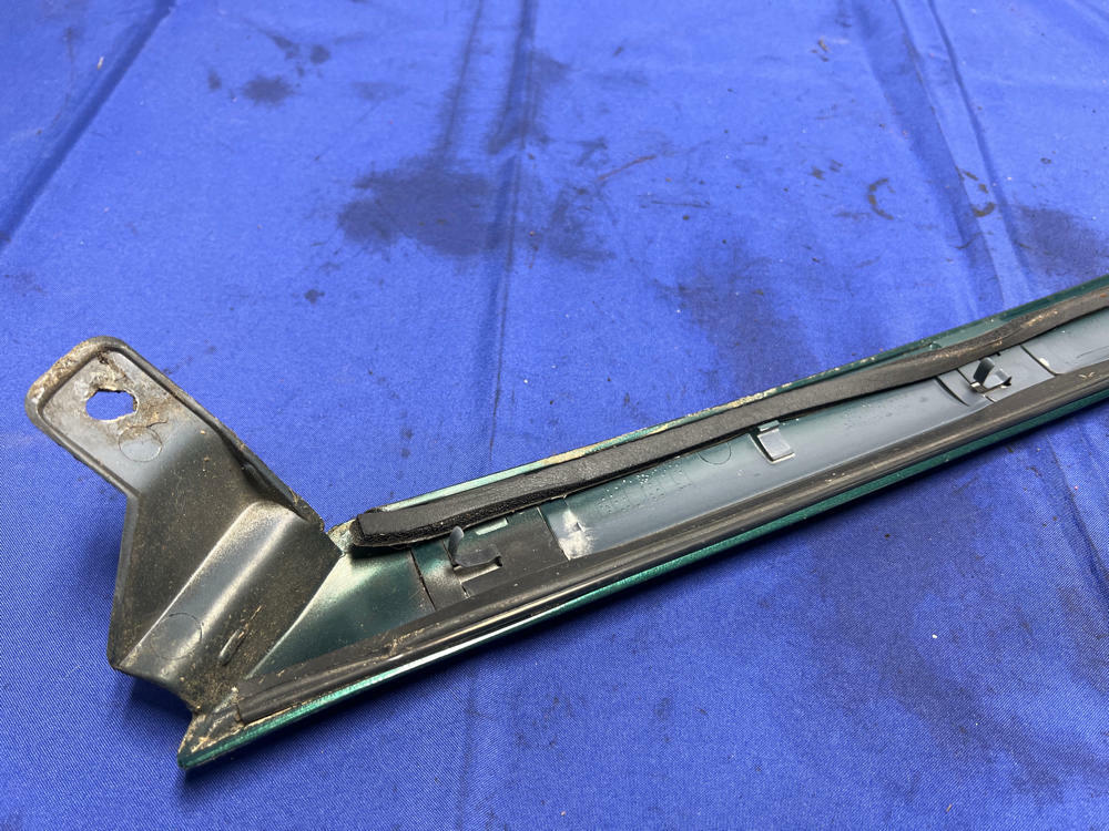 1999-04 Ford Mustang Convertible Tropic Green Driver A Pillar Cover 126