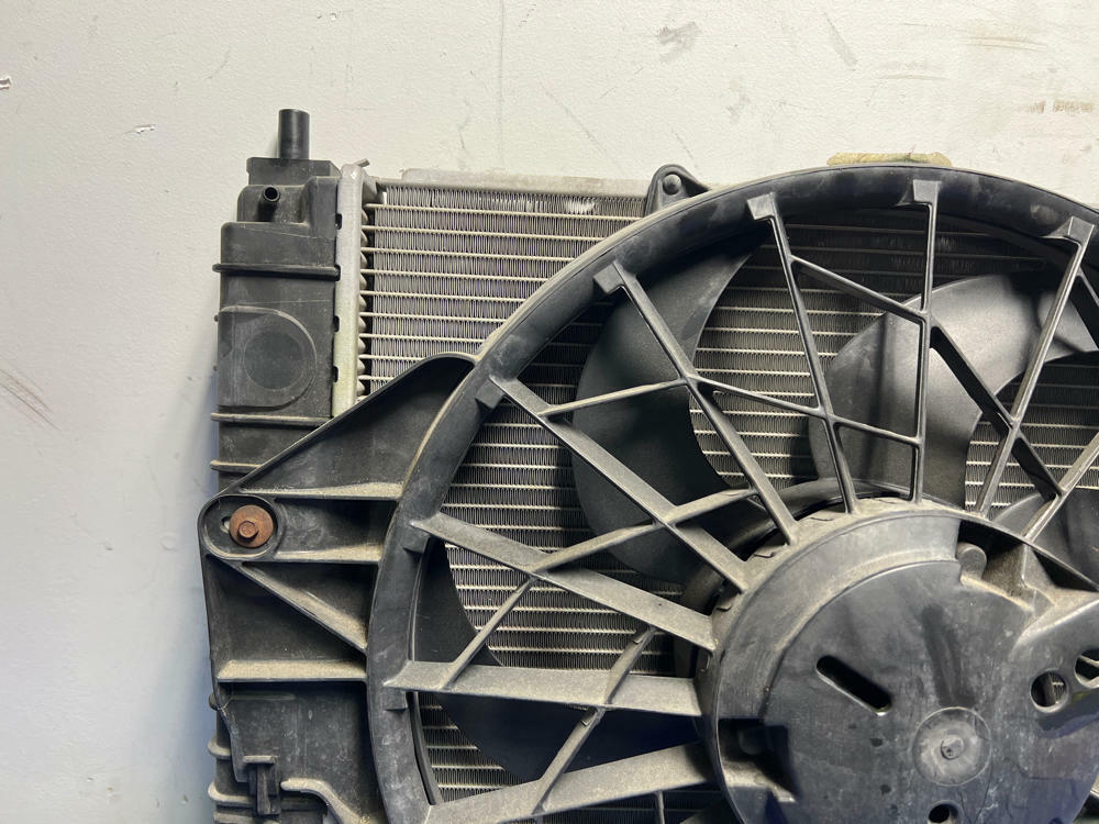 1999-04 Ford Mustang GT Radiator and Fan Factory 137