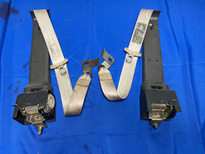 1999-04 Ford Mustang Convertible Parchment Rear Seat Belts Pair 146