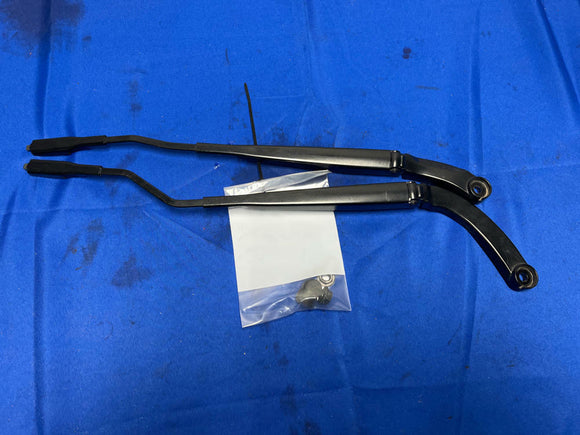 2018-23 Ford Mustang Windshield Wiper Arms Factory 139